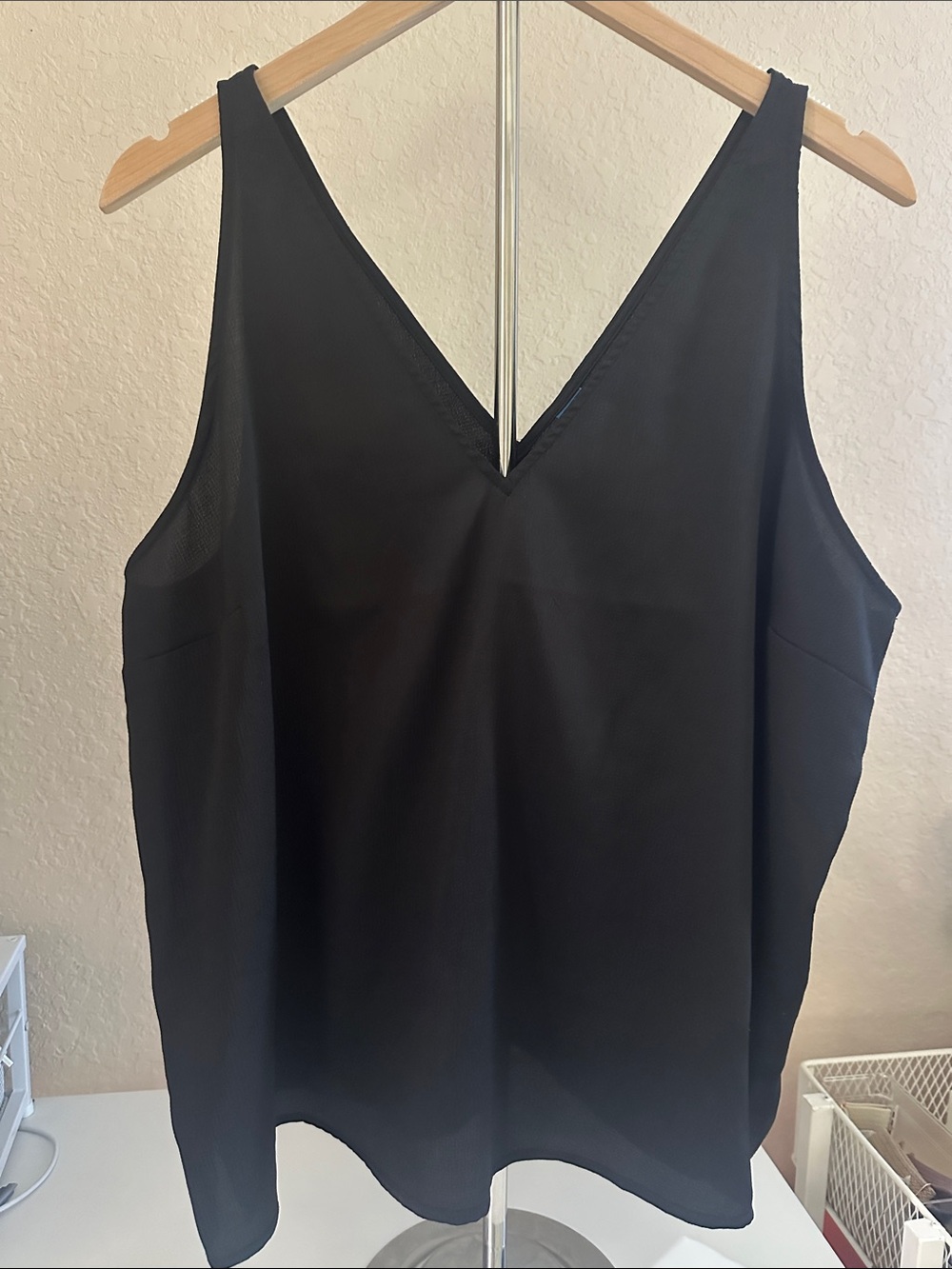 Old Navy Black V-Neck Sleeveless Blouse Tank Top